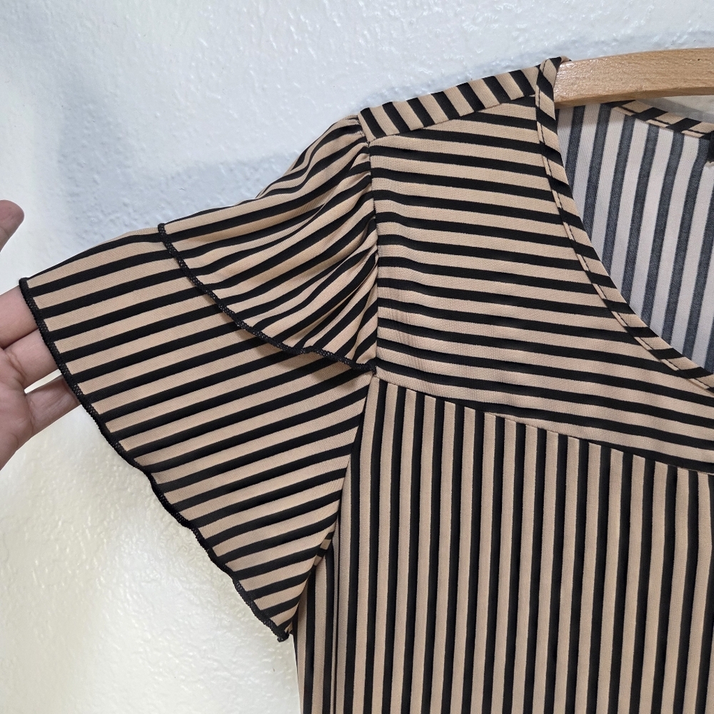 Atelier 29 Blouse Top Size Large Vertical Stiped Ruffle Short Sleeves - Picture 3 of 15